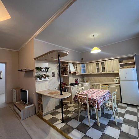 Apartment On Baseinaya Street 13 Kijów Zewnętrze zdjęcie